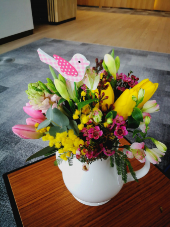 Buchete de Flori si Aranjamente florale - Dimineata cu Recunostinta, aranjament floral pe suport metalic