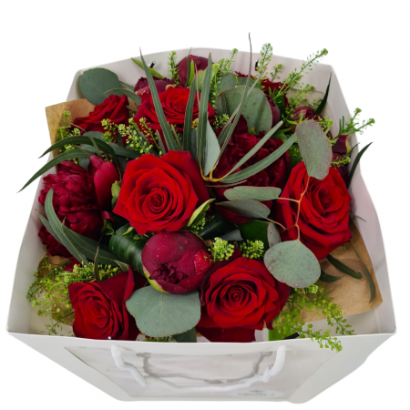 Din Inima buchet de flori Olla din Trandafiri rosii si Bujori rosii [1]