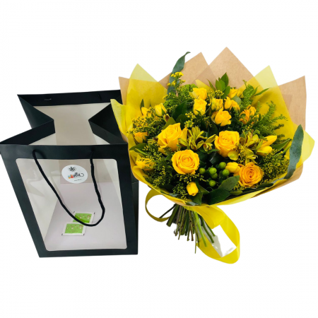 Buchet de flori Olla din Trandafiri galbeni premium si lalele poza reala [1]