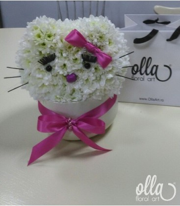 Buchete de Flori si Aranjamente florale - Hello Kitty, aranjament floral de crizanteme
