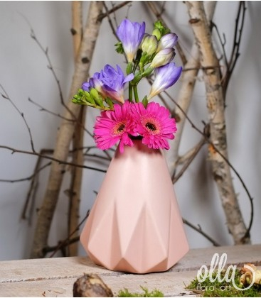 Buchete de Flori si Aranjamente florale - Aranjament floral primavara in vas ceramic