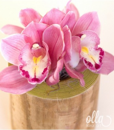 Buchete de Flori si Aranjamente florale - Soldatelul Gingas, aranjament floral pe suport din lemn
