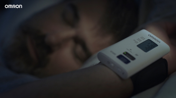 Omron NightView - Tensiometru de incheietura cu masurare nocturna, silentios, validat clinic, transfer date Bluetooth, fabricat in Japonia [8]