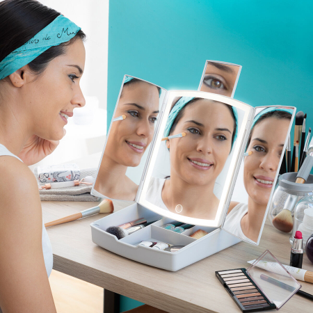 Petrecerea burlacitelor - Oglinda cu leduri si organizator de make-up