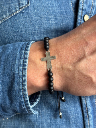 Bratari personalizate cu nume / text - Brățară Argint Bărbați cu Cruciuliță Gravată cu Rugăciunea Tatăl Nostru, Pietre Onix și Șnur Reglabil