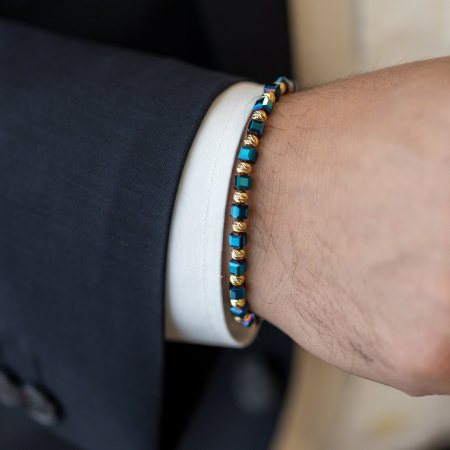 CADOURI - Brățară cu Bile de Aur 14K, Hematit Cuburi Albastru și Șnur Reglabil