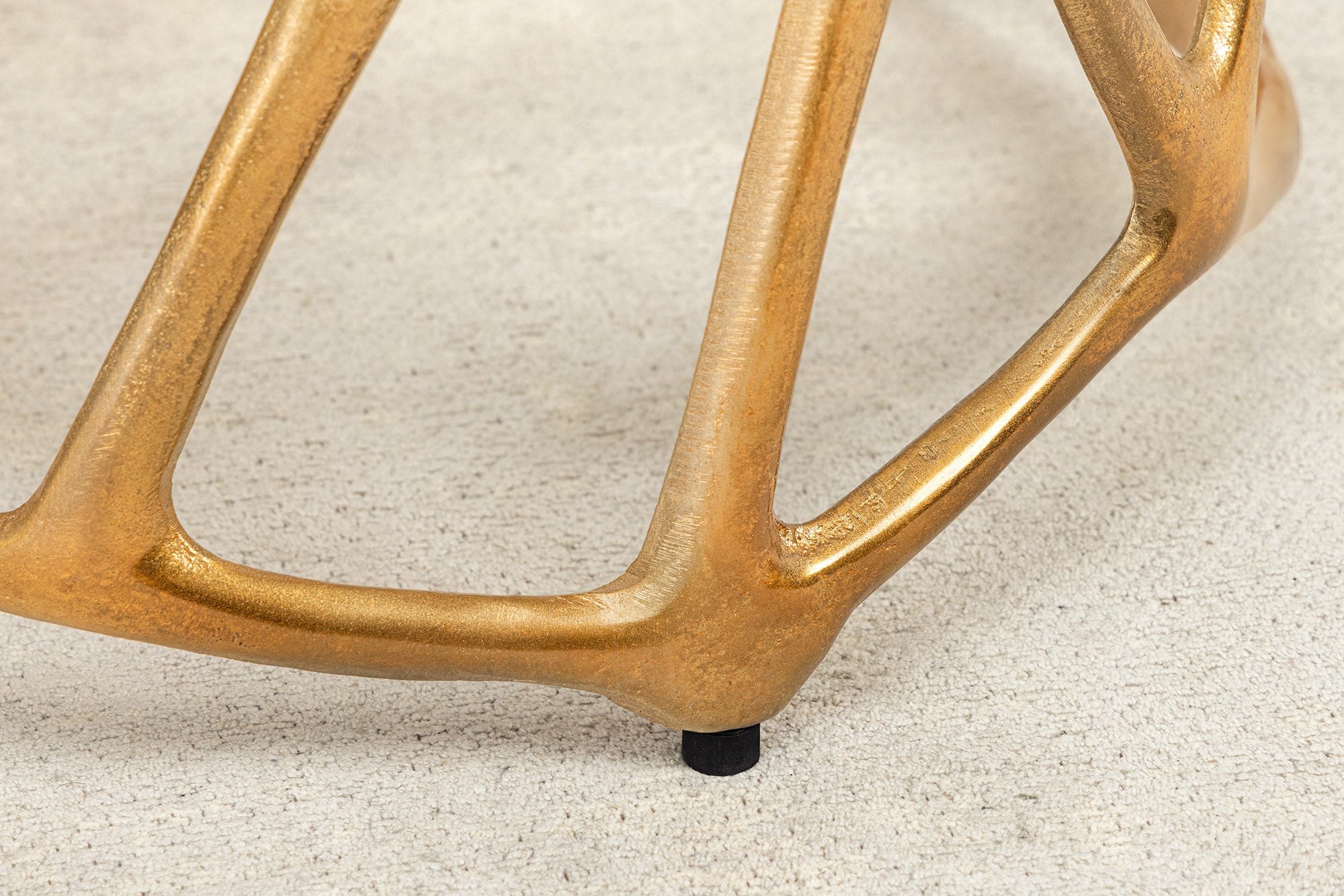 Masă laterală LIQUID GEOMETRY 50cm,sticlă securizată neagră,cadru auriu [6]