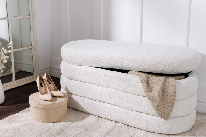 Bancă pentru piept VOQUE 115 cm, alb crem, tapițată cu țesătură bouclé, cu spațiu de depozitare [5]