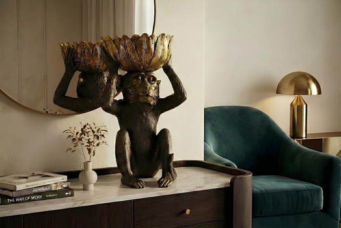 Figurină decorativă MAIMUȚĂ 50 cm, realizată manual din scoică, negru-auriu [3]