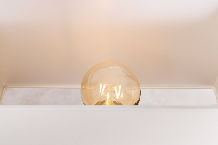 Lampă de masă DESIGNED BY NATURE 60cm, lemn de raintree negru natural cu abajur alb, lucrată manual [10]