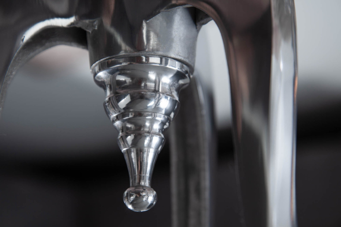 Masă laterală JARDIN Ø 55cm rotundă aluminiu argintiu [8]