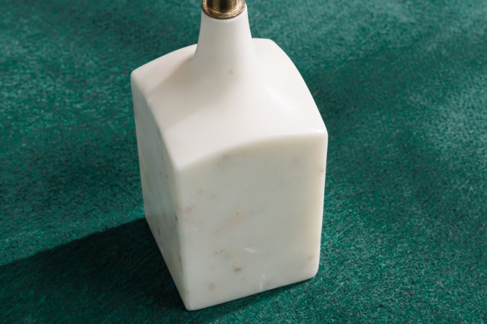 Masă laterală TRAYFUL 55cm auriu antic cu suport din marmură [6]