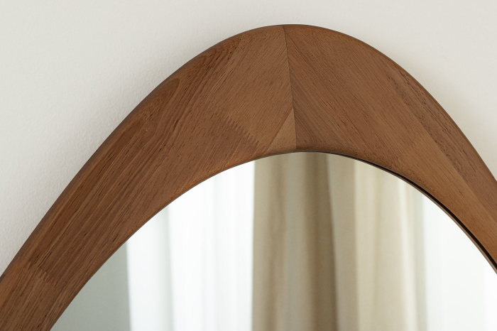 Oglindă de perete ORGANIC 65 cm din lemn masiv cu aspect de nuc [7]