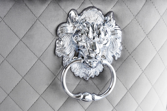 Scaun de bar CASTLE DELUXE din catifea gri cu accesoriu in forma de cap de leu [5]