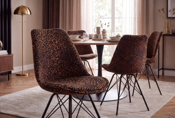 Set patru scaune SCANDINAVIA MEISTERSTÜCK din chenile cu model leopard, maro și negru, cu picioare negre [2]