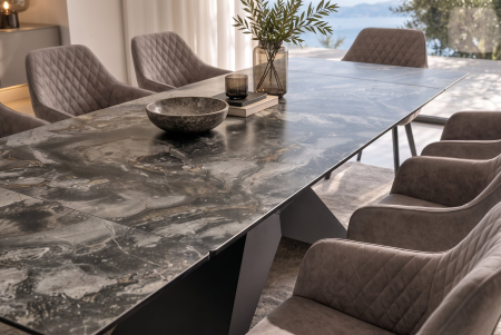 Masă de dining DIAMOND 180-260 cm extensibilă, din ceramică de culoare gri-maro, cu picior din fier negru cu motive geometrice [4]