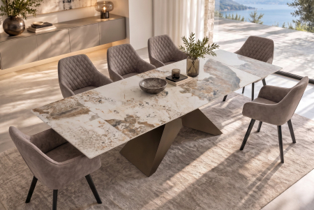 Masă de dining DIAMOND 180-260 cm extensibilă, din ceramică Pandora alb-maro, cu picior din fier bronzat cu motive geometrice [1]
