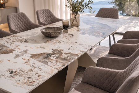 Masă de dining DIAMOND 180-260 cm extensibilă, din ceramică Pandora alb-maro, cu picior din fier bronzat cu motive geometrice [4]