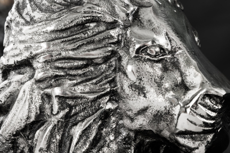 Masă laterală WILDLIFE LION 60cm argintiu antic [16]