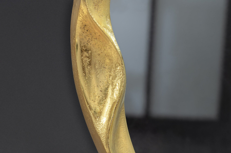 Oglindă de perete PORTRAIT 55 cm, ramă ondulată din metal auriu, realizată manual [4]