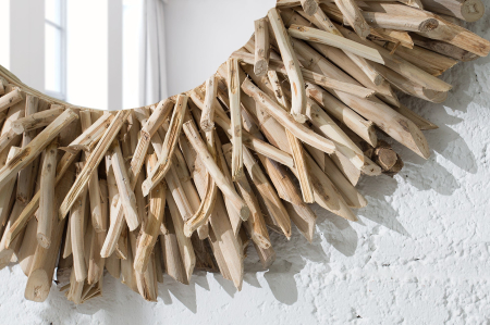 Oglindă de perete RIVERSIDE 80 cm lemn de pluș [2]