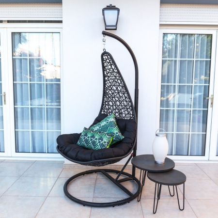 Scaun suspendat de exterior cu stâlp, Dido din rattan alb 104 x 104 x 192 cm [1]