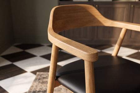 Scaun VALHALLA WOOD cu cotiere, spătar curbat, lemn de stejar natural, material sintetic negru [2]