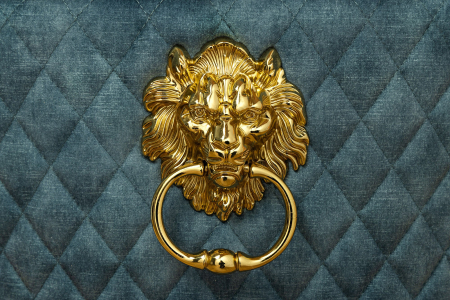 Set 2 scaune CASTLE din catifea petrol si accesoriu in forma de cap de leu [5]