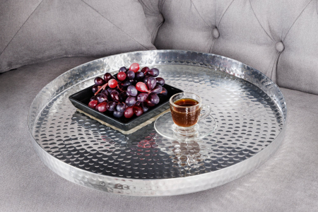 Set de 2 măsuțe laterale ELEMENTS cu tăvi detașabile argintii , efect de lovitură de ciocan [3]