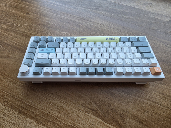 Tastatură mecanică gaming ONIKUMA G52, 82 taste, Hot Swap, Switch-uri Red Jixian, Iluminare RGB, Buton volum, USB Type-C detașabil, Anti-Ghosting, Alb/Gri [4]