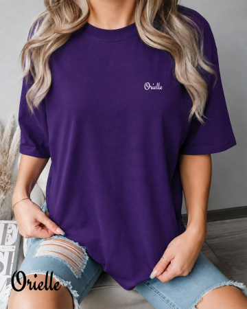 Orielle Basics - Tricou Orielle Basics mov, croială Relaxed Fit, cu logo discret pe piept, prezentat pe model