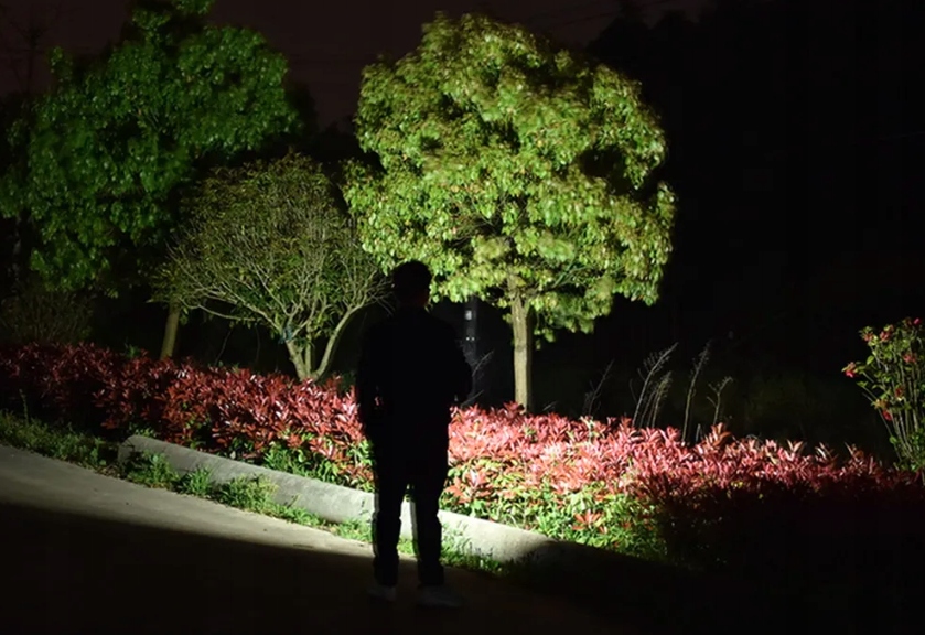 Lanterna multifunctionala, reincarcabila, power bank, 800lm, 7 moduri de luminare la 2 capete, negru [13]