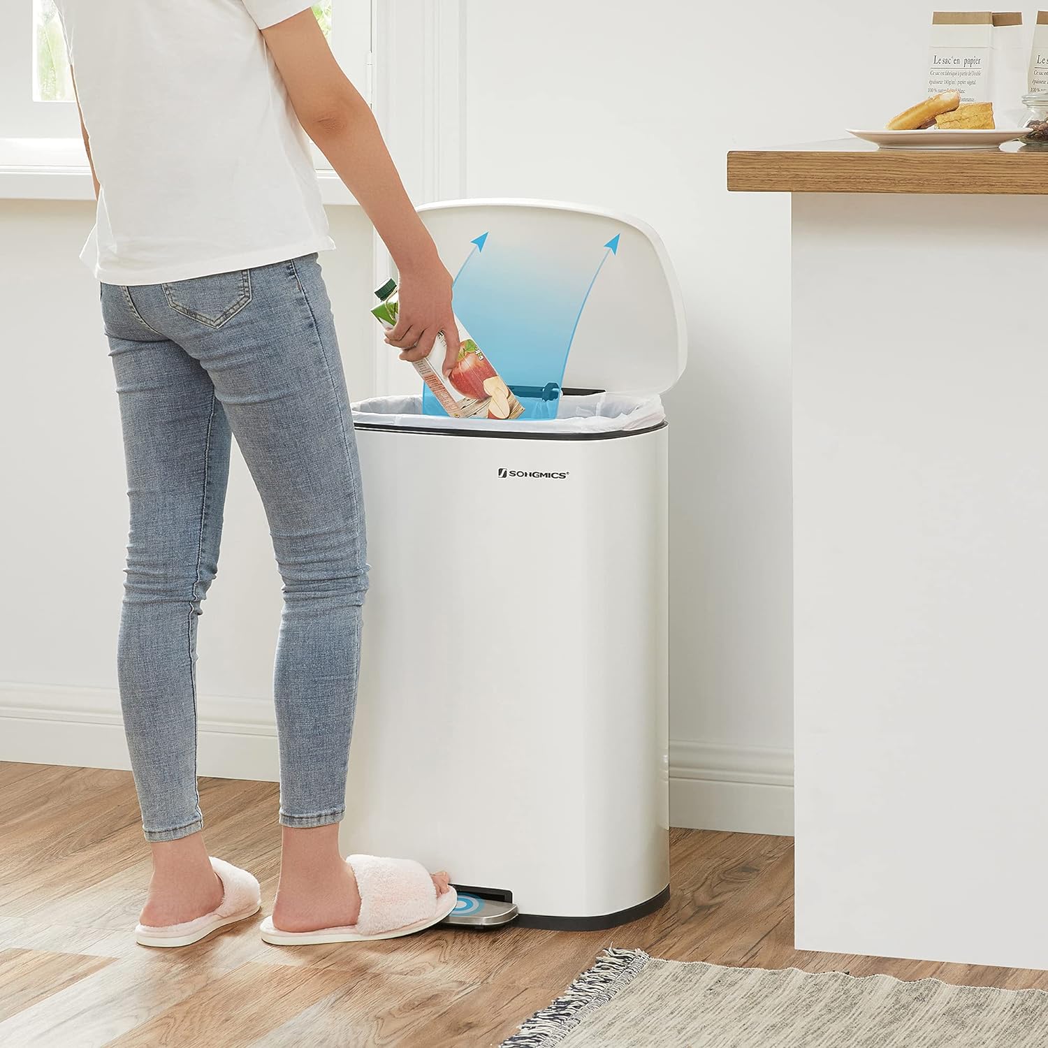 SONGMICS Cos de gunoi din otel cu pedala, galeata interioara plastic, capac inchidere lenta, 50L, 43x32x66cm, alb [7]