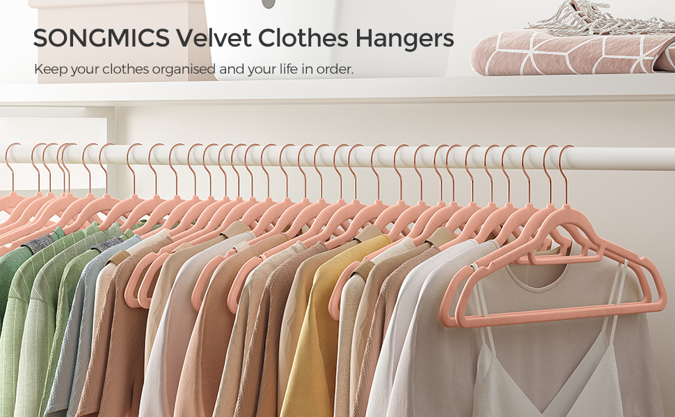 SONGMICS Set de 30 de umerase pentru haine, anti-alunecare cu catifea, bara de cravata si carlig pivotant, 43,5 cm, roz [8]