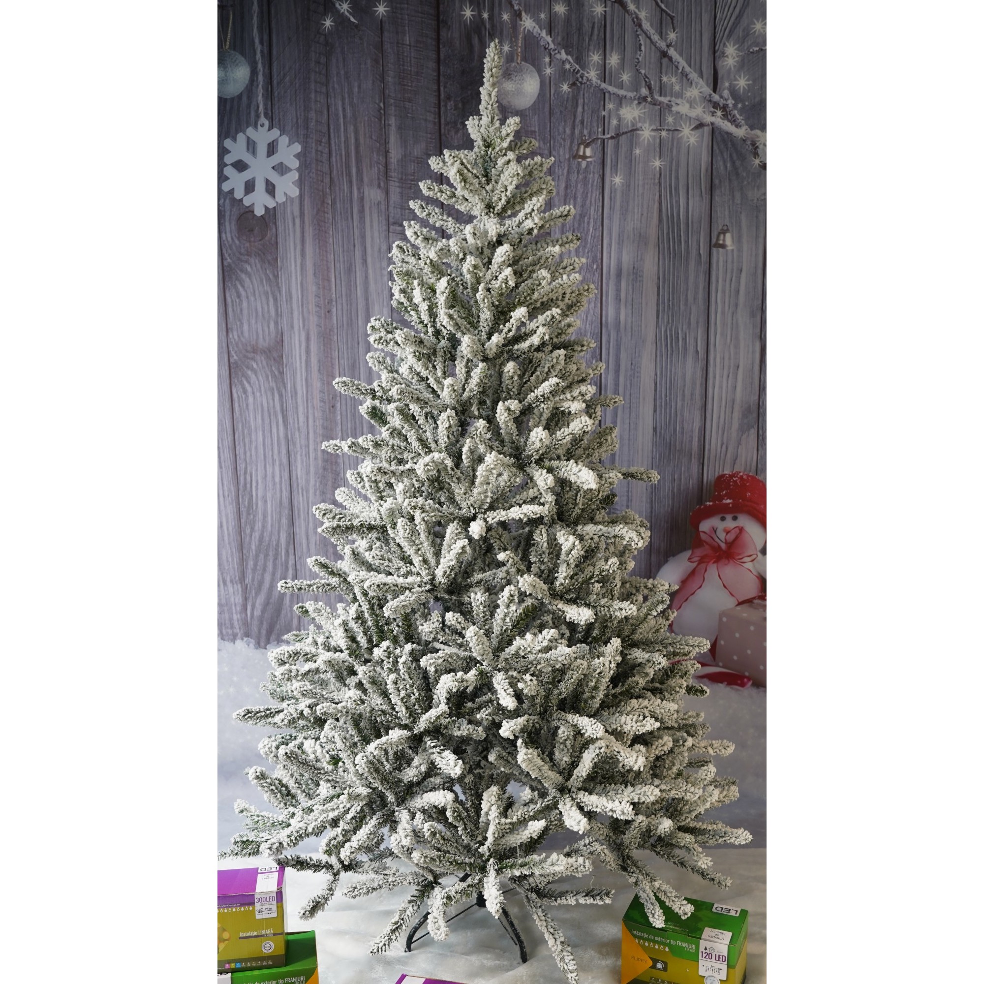 Brad Artificial de Craciun, , 1.8 m inaltime, Verde, Pulverizat alb-tip zapada, Diametru inferior 110 cm, Interior/ Exterior  [2]