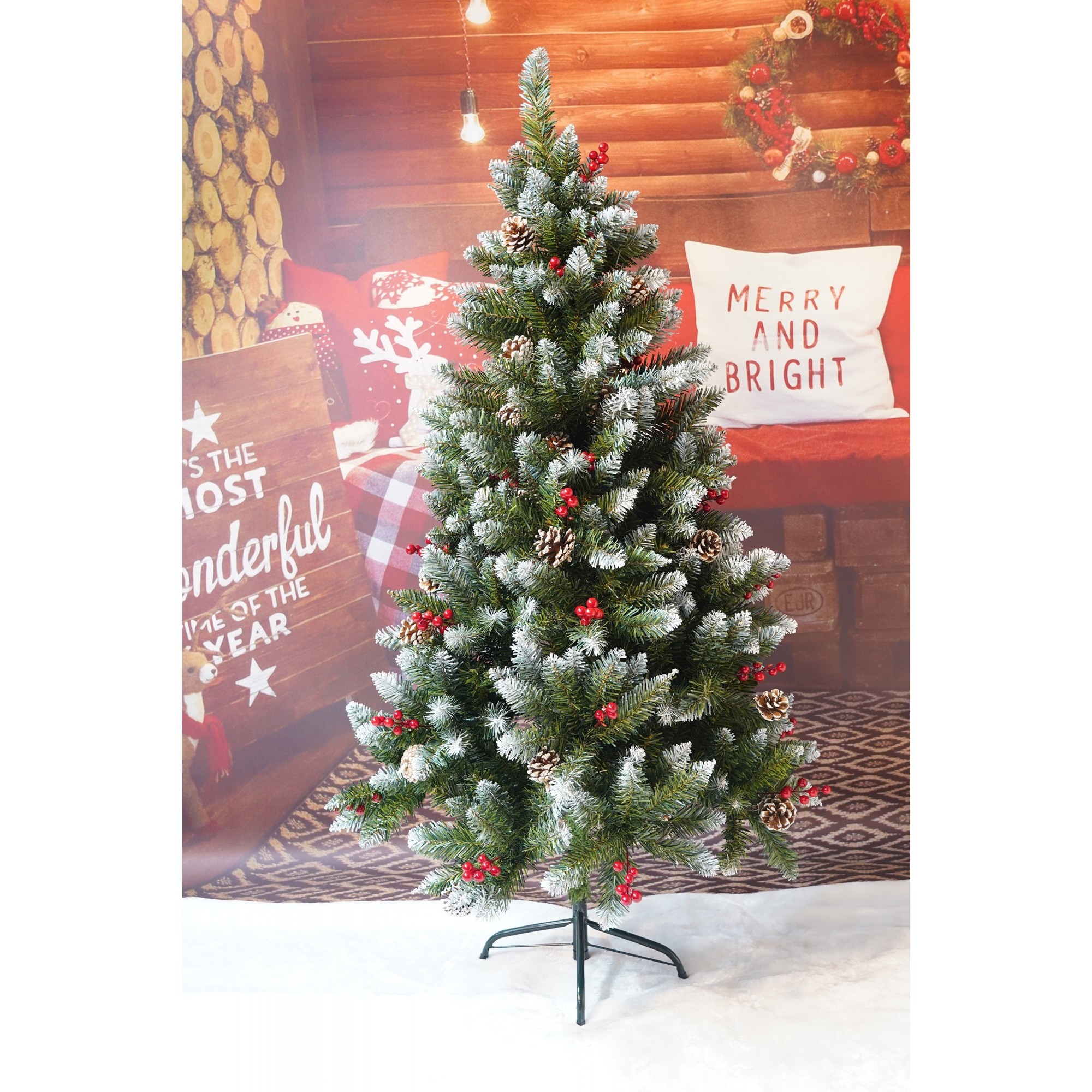 Brad Artificial de Craciun, , Sectionat pentru Perete/ Colt, 1.50 m inaltime, Verde, Decorat, Diametru Inferior 83 cm, Interior/ Exterior [7]