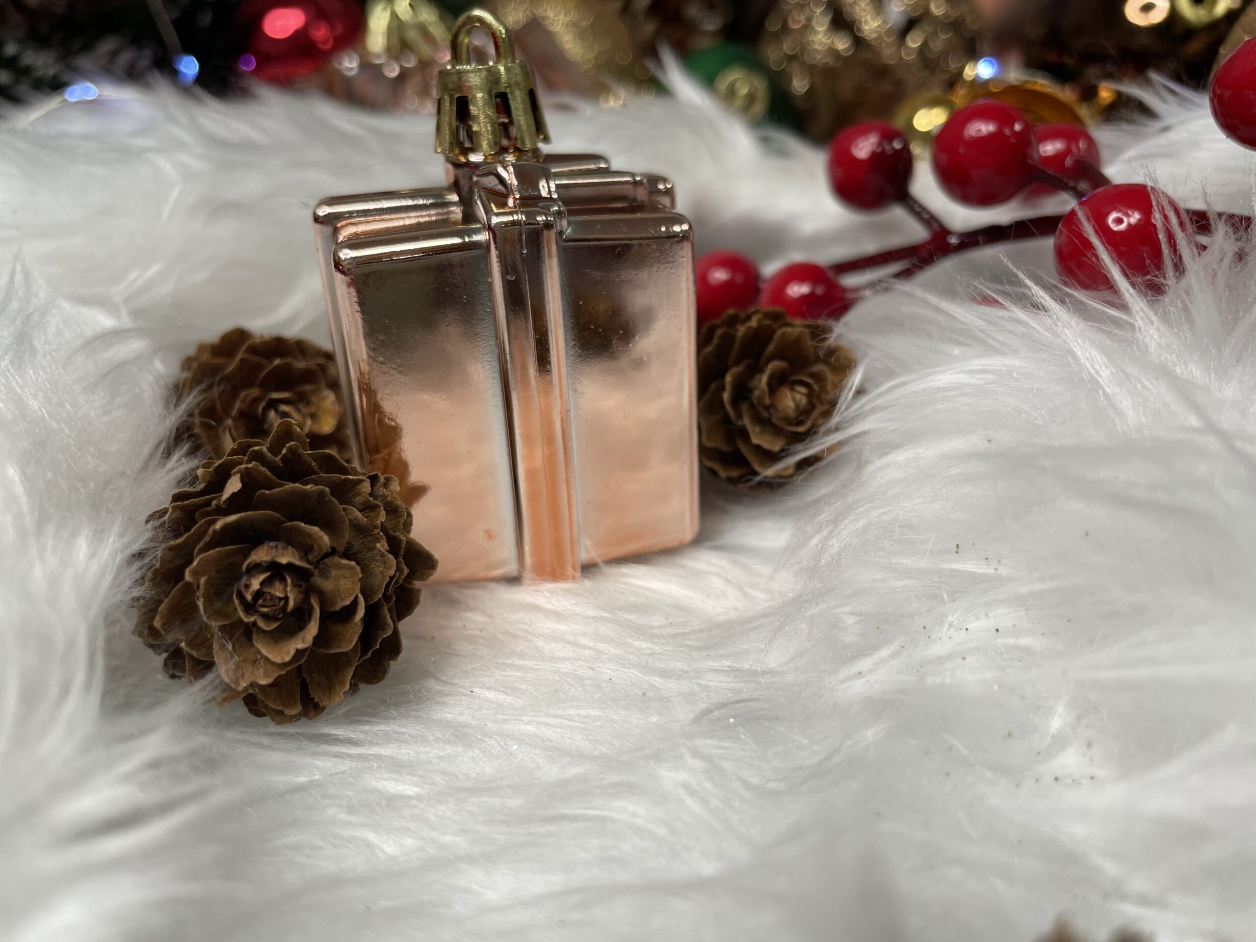 Set globuri si decoratiuni de Craciun, 101 piese, diverse dimensiuni, roz auriu [16]