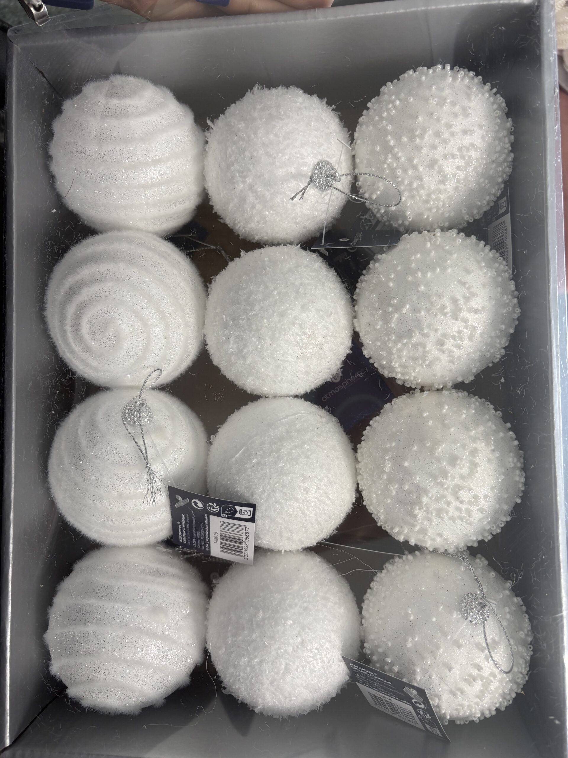 Set 12 globuri Craciun cu sclipici, 3 modele diferite, polistiren, diametru 8 cm, alb [6]