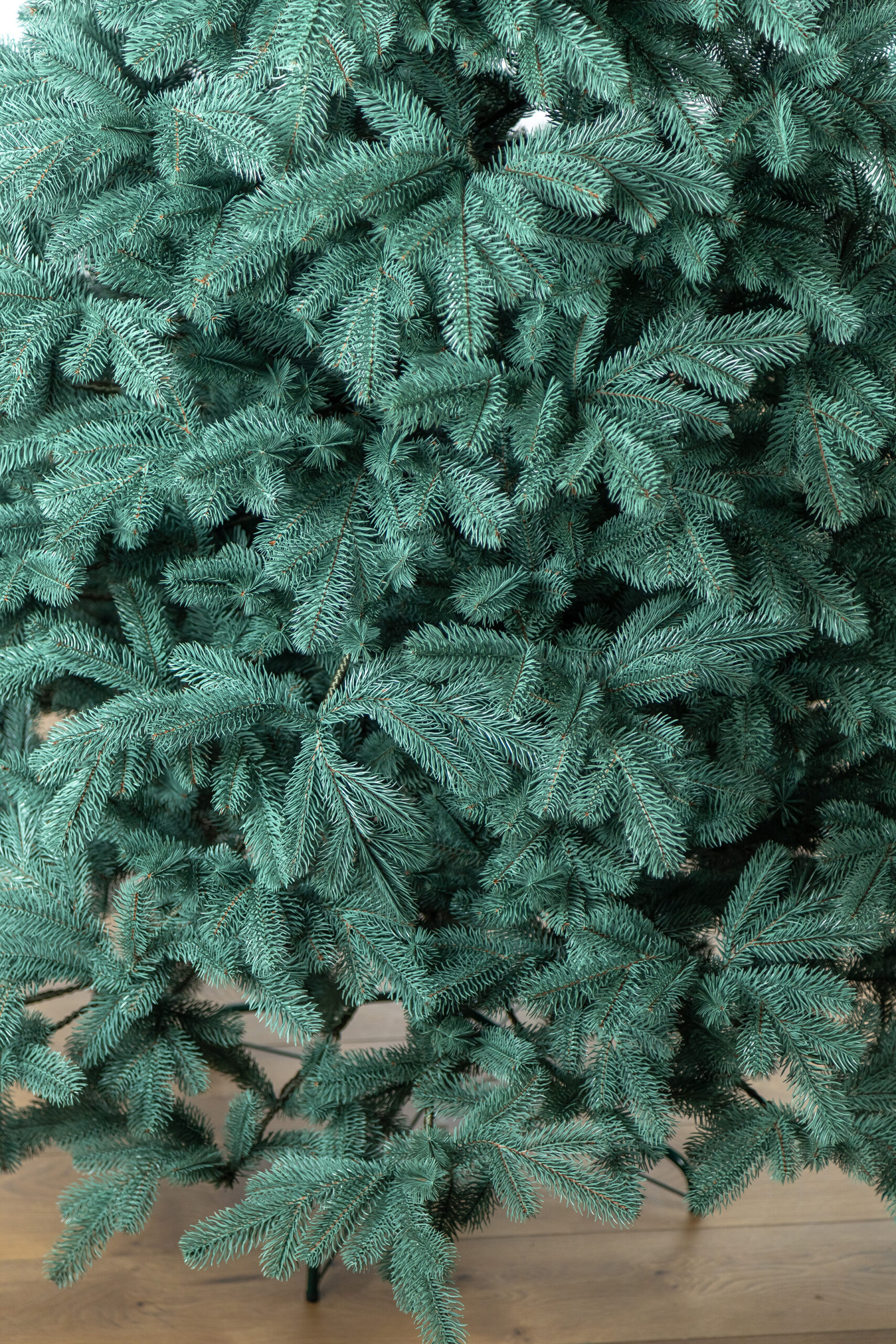 Brad artificial Christmas Deluxe by Sersimo, Kovalivka Select argintiu, integral 3D, 210 cm [14]