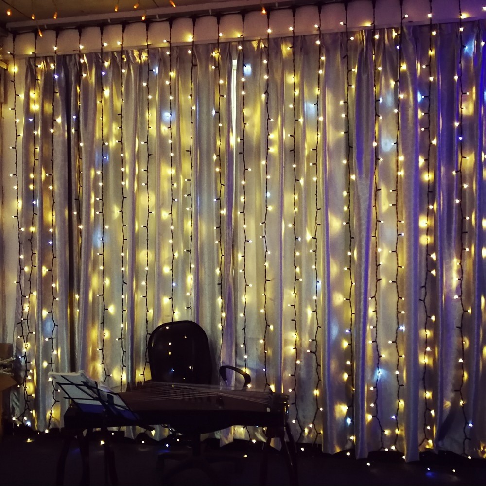 Instalatie Craciun Profesionala de Exterior IP65, Tip Perdea, 1m x 2m, 200 Led-uri Mari, Alb cald, cu flash, Alimentator si prelungitor 6,5 m, Interconectabila, Fir negru,  [8]