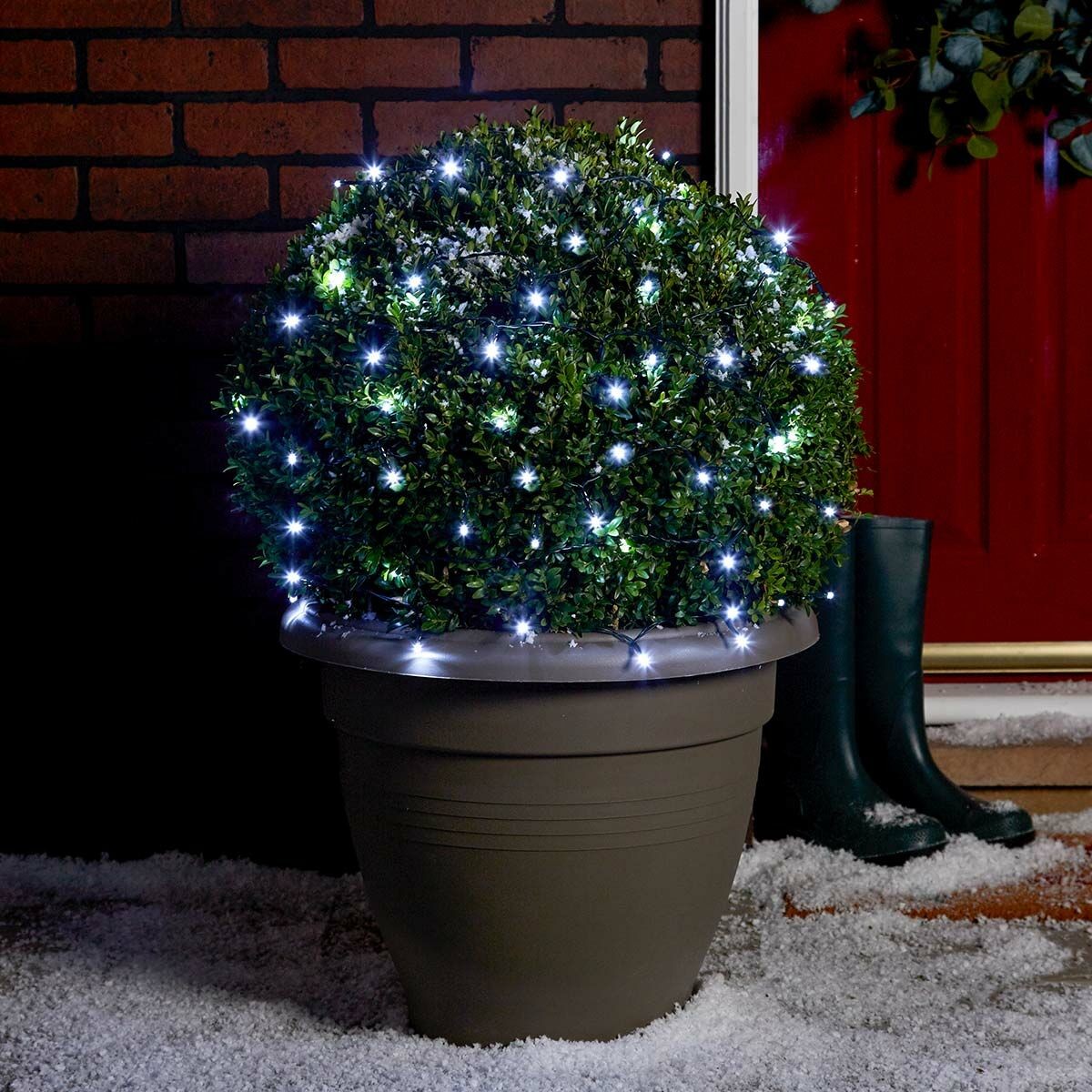 ✨TOATE PRODUSELE✨ - Instalatie de Craciun liniara Yoto, 10 m, din care 1 m cablu priza 220V, 100 LED, 8 jocuri de lumini, controler, fir negru, alb rece