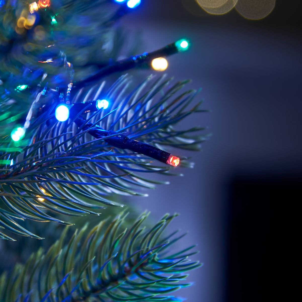 Instalatie de Craciun liniara Yoto, 10 m, din care 1 m cablu priza 220V, 100 LED, 8 jocuri de lumini, pentru interior, controler, fir negru, multicolor [8]