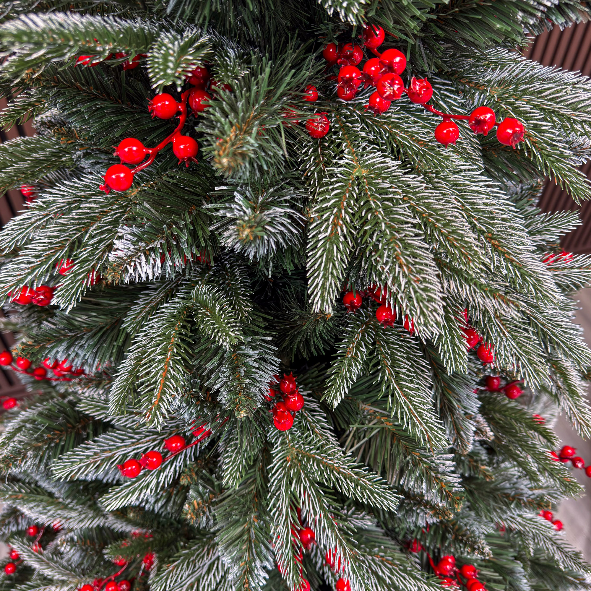 Brad artificial Sersimo, Miahelene Elite, verde nins cu merisoare, mix 2D+3D, 220 cm [4]