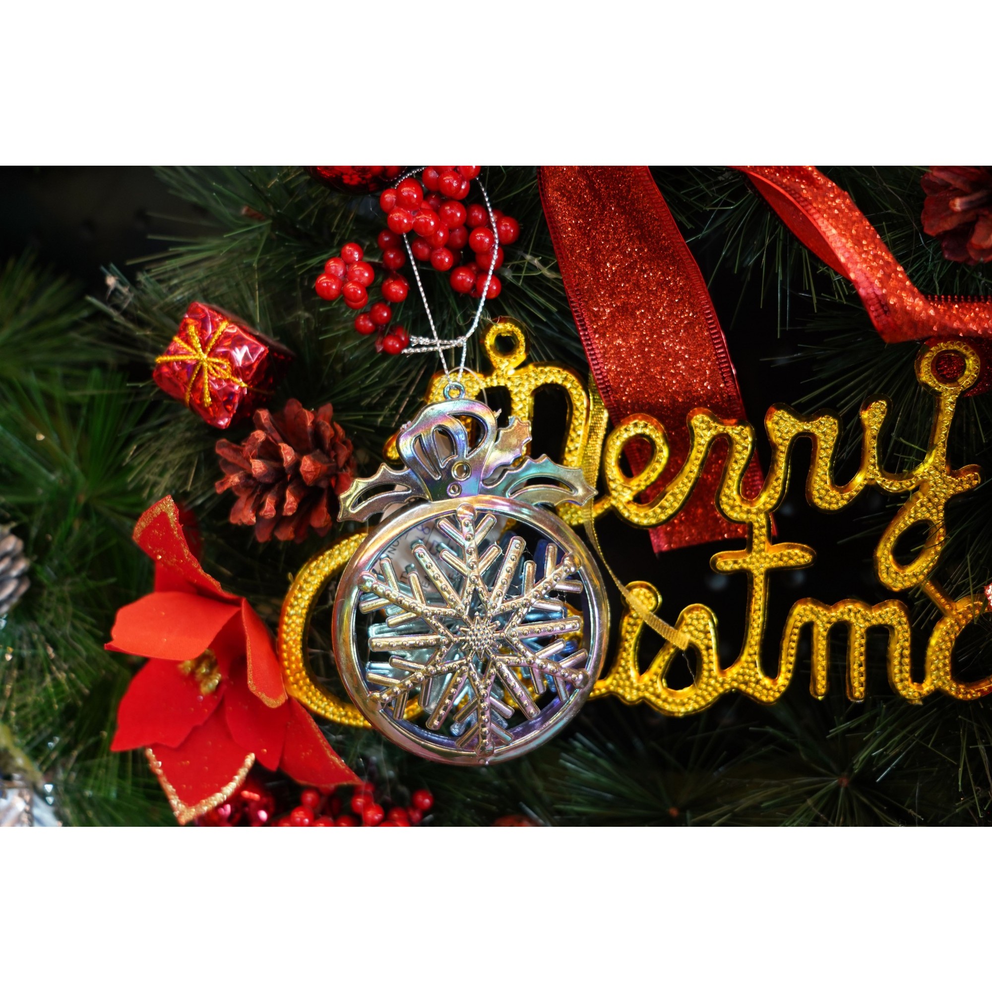 Ornament brad de Craciun, Iridescent, Rotund, 8 cm x 11 cm, Plastic,  [3]