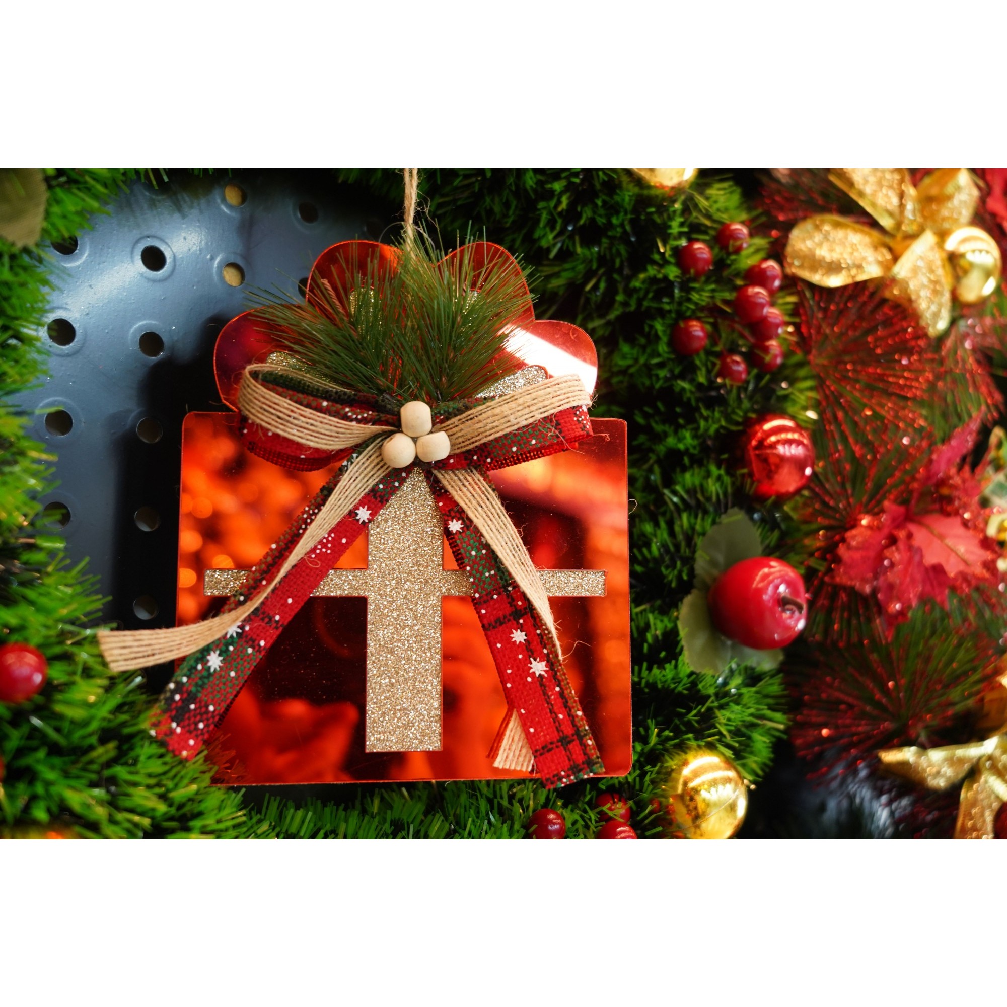 Ornament brad, , Cadou, Rosu, Lucios, 15*15CM, Acril, Interior/ Exterior [4]