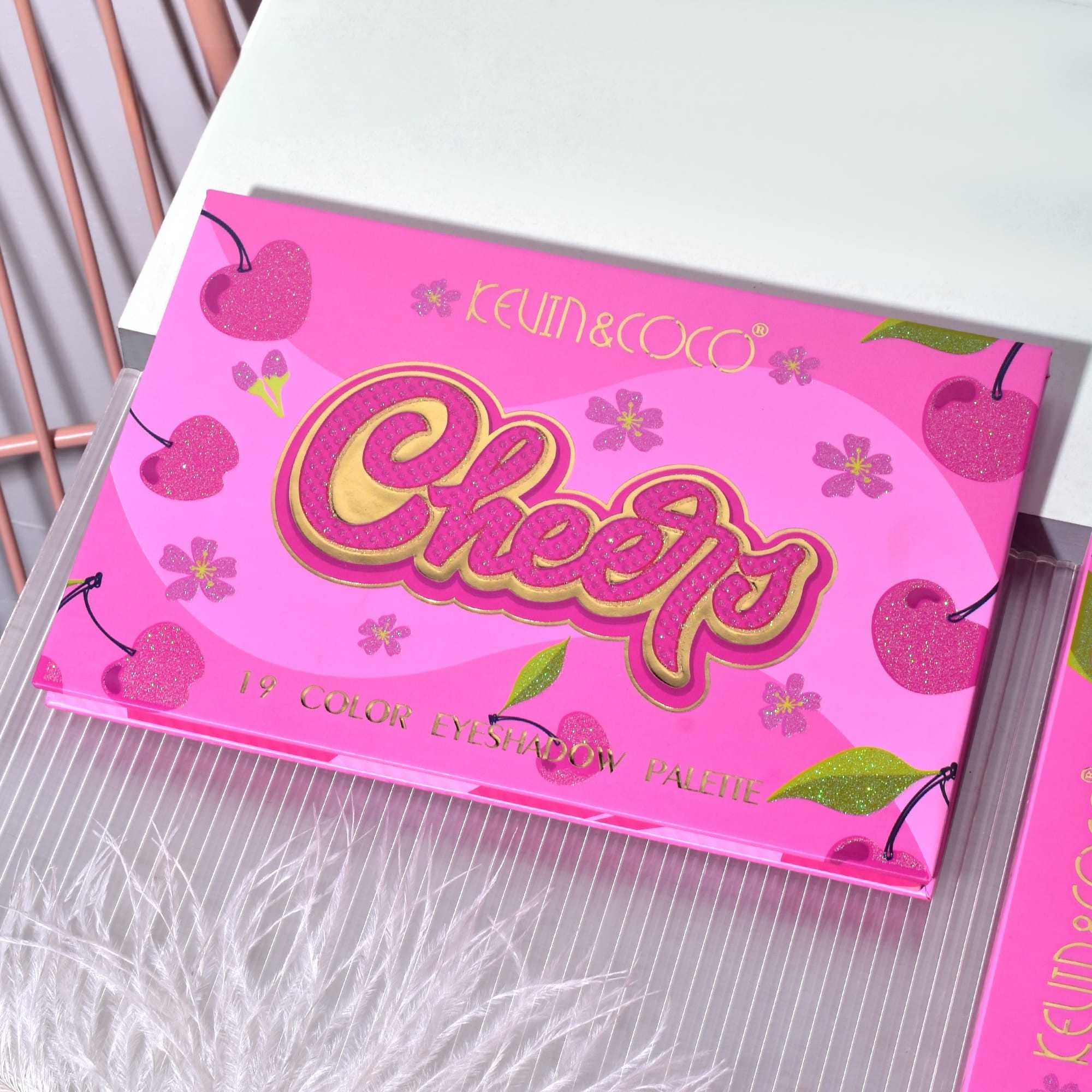 Paleta de Machiaj, KEVIN & COCO, Cherry Blossom. Fard de Pleoape, 19 culori, 19.2 x 12.8 x 1.4 cm [3]