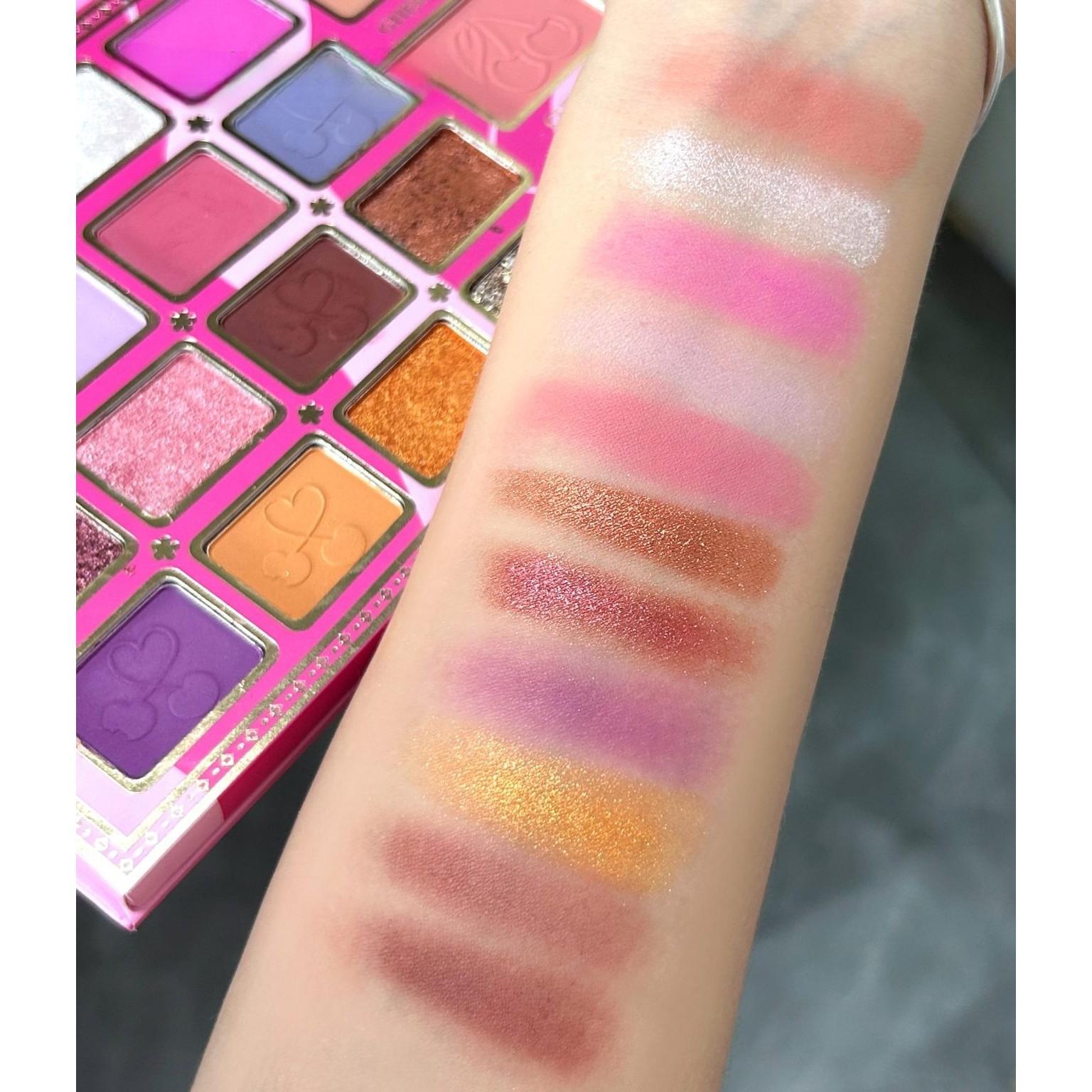 Paleta de Machiaj, KEVIN & COCO, Cherry Blossom. Fard de Pleoape, 19 culori, 19.2 x 12.8 x 1.4 cm [6]