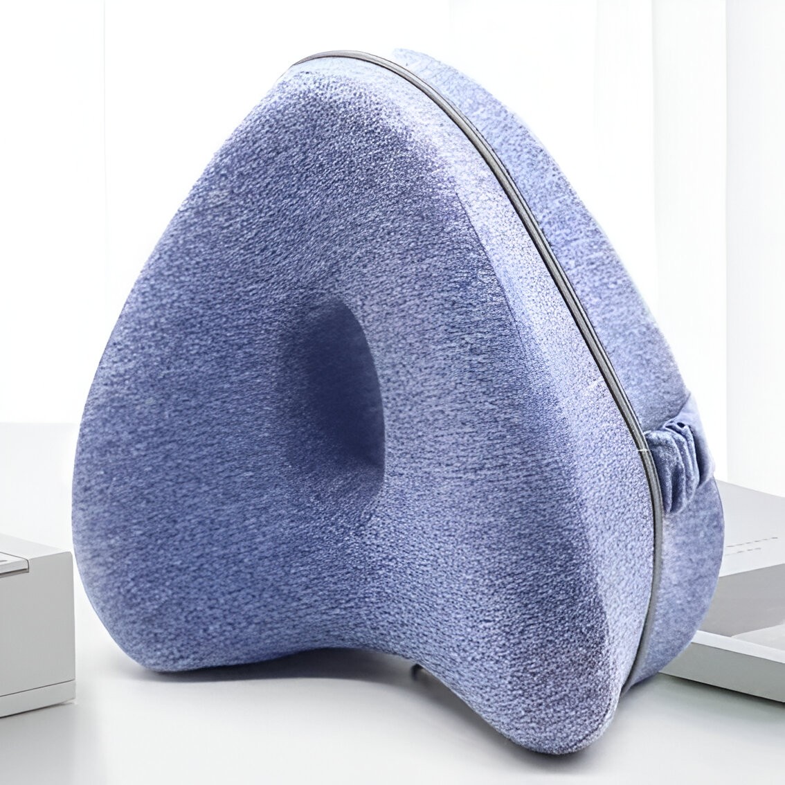 Perna Ortopedica pentru Picioare, , Multifunctionala, Confortabilă, in Forma de Inima, Spuma cu Memorie, Curea Anti-cadere, 25x23x13 cm, Albastru [5]