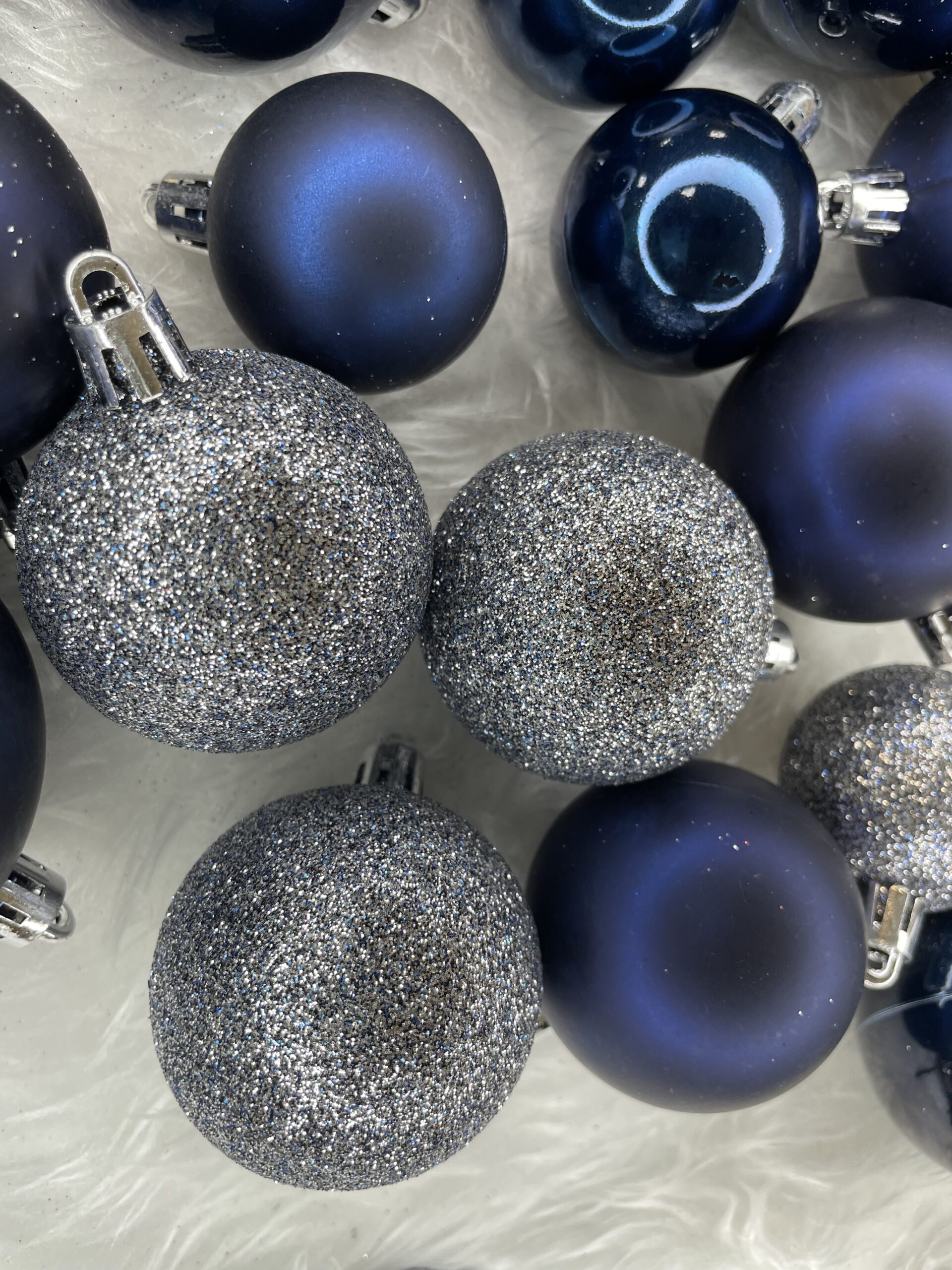 Set globuri de Craciun, 30 bucati, 3 modele, 4/5/6cm, albastru inchis [15]