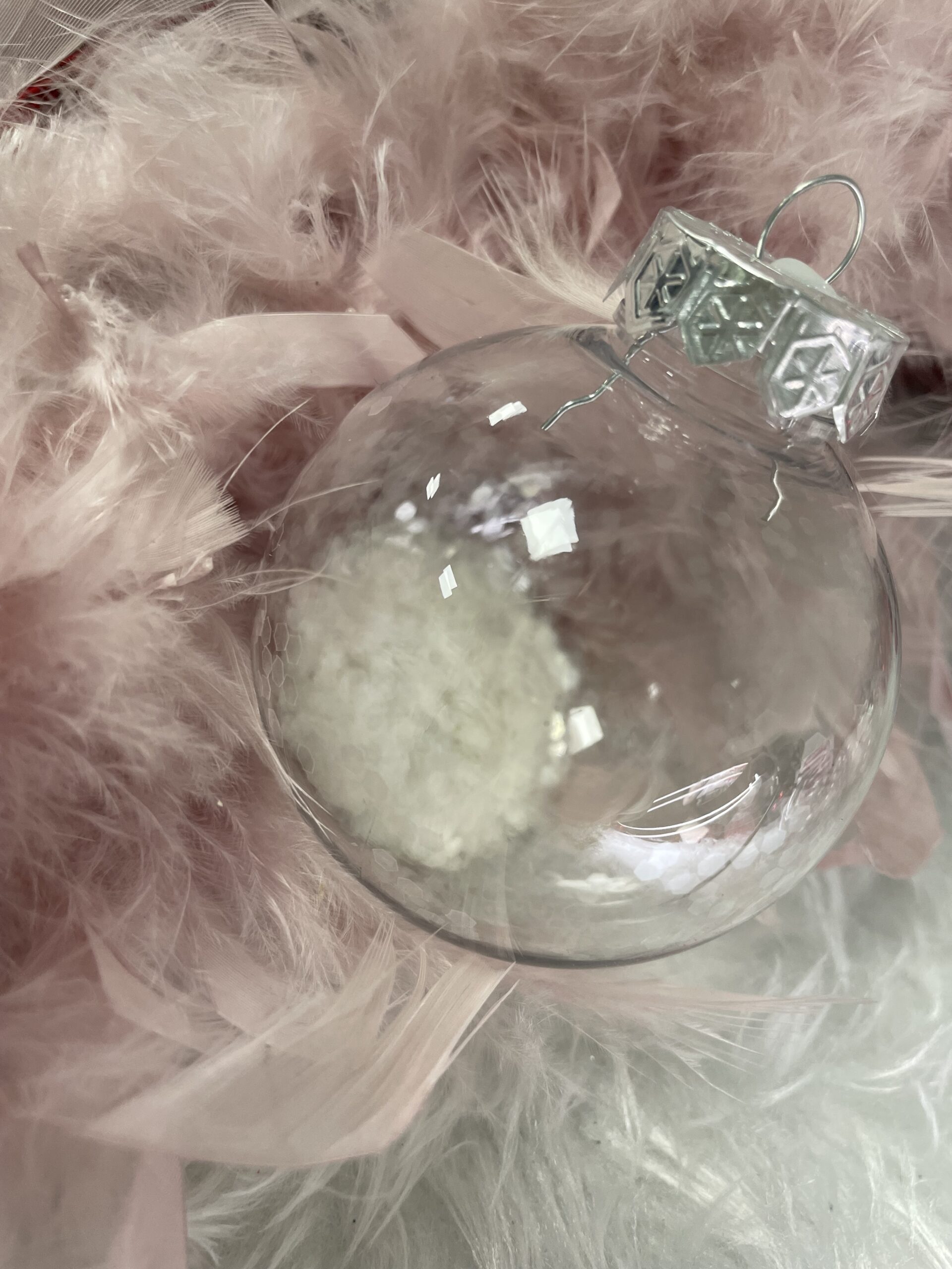 Set globuri de Craciun Inedit, 30 bucati, 7cm, transparente si alb [16]